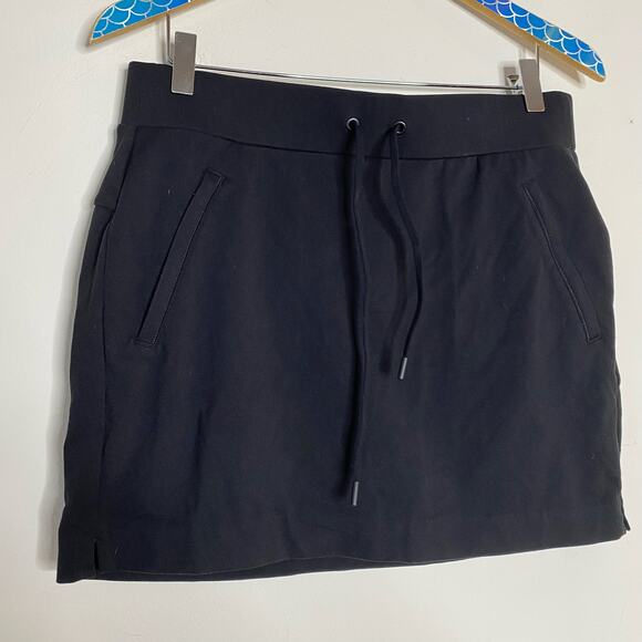 ATHLETA Black Modern Metro Drawstring Mini Skort Size Small - Picture 4 of 9